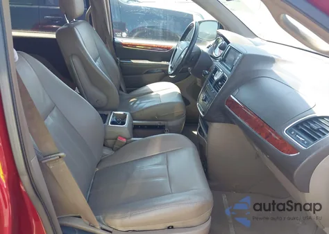 2014 Chrysler Town & Country Touring z USA, uszkodzony, nr VIN 2C4RC1BG6ER292863